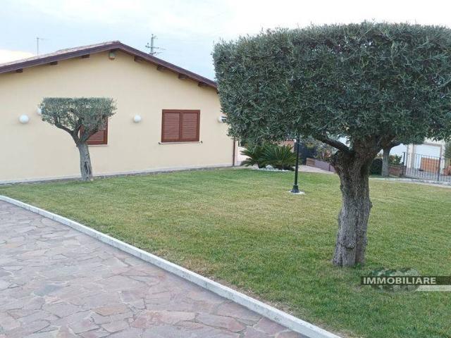 Villa Indipendente in vendita a Unione dei Comuni della Val Vibrata, Ancarano