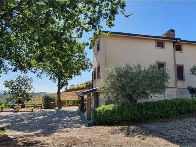 Villa Indipendente in vendita a Unione dei Comuni della Val Vibrata, Ancarano