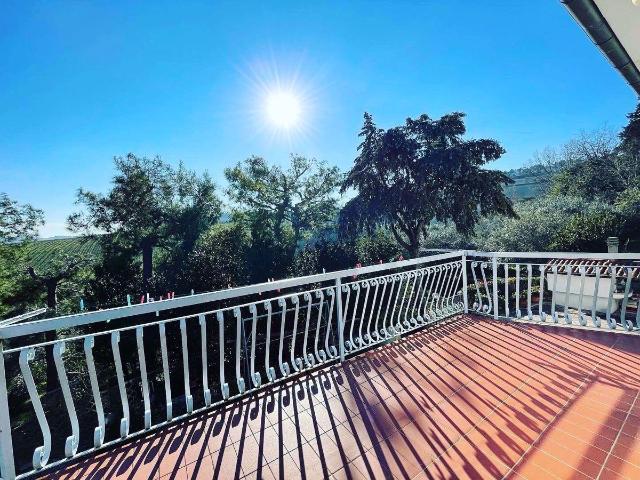 Villa Indipendente in vendita a Marche, Ancona