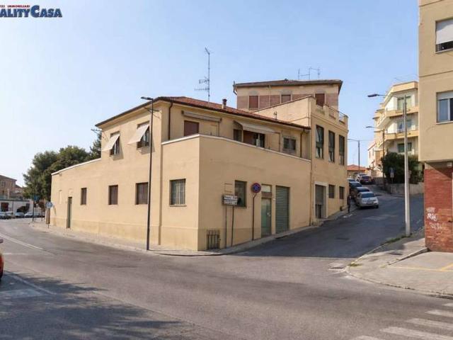 Villa Indipendente in vendita a Montirozzo, Marche
