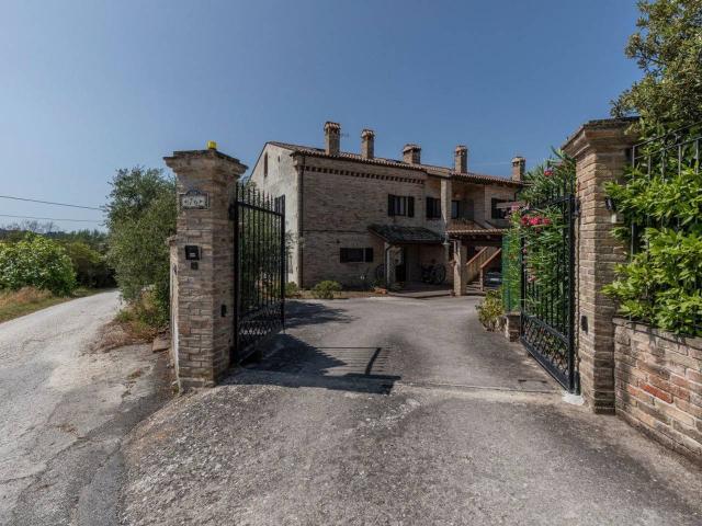 Villa Indipendente in vendita a Borgo Rodi, Marche