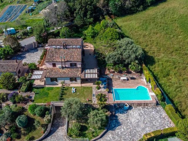 Villa Indipendente in vendita a Marche, Ancona
