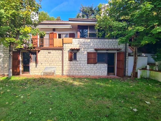 Villa Indipendente in vendita a Marche, Ancona