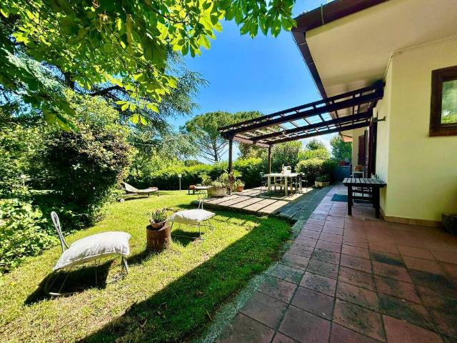 Villa Indipendente in vendita a Palombina Vecchia, Marche