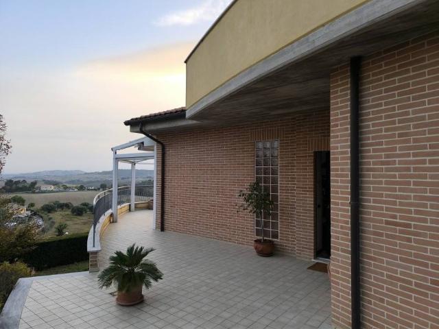 Villa Indipendente in vendita a Marche, Ancona