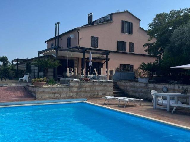 Villa Indipendente in vendita a Marche, Ancona