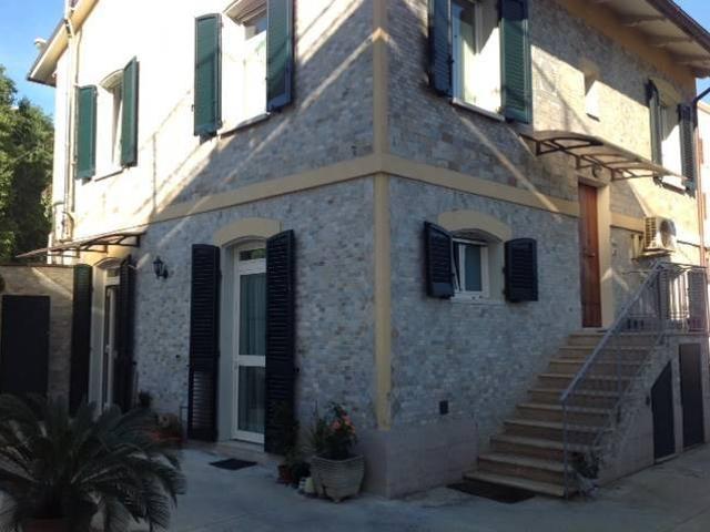 Villa Indipendente in vendita a Vallemiano, Marche
