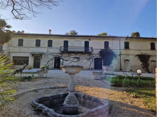 Villa Indipendente in vendita a Marche, Ancona