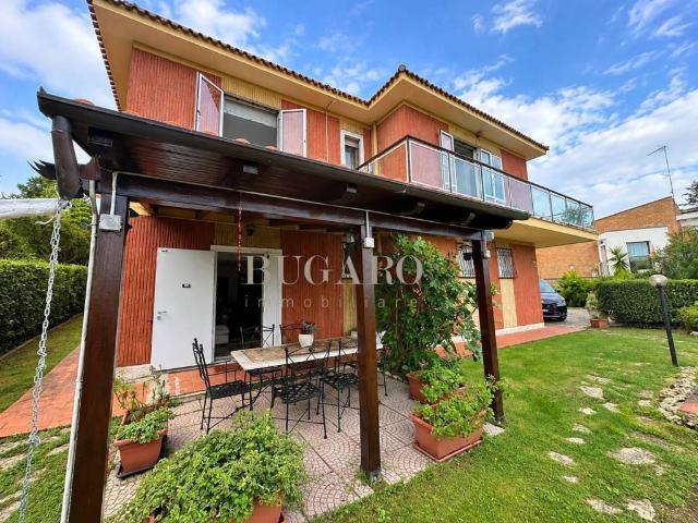 Villa Indipendente in vendita a Le Grazie, Ancona