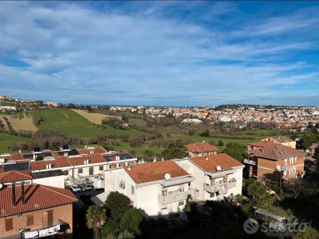 Villa Indipendente in vendita a Pinocchio, Ancona