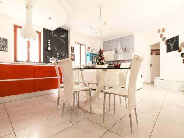 Villa Indipendente in vendita a Marche, Ancona