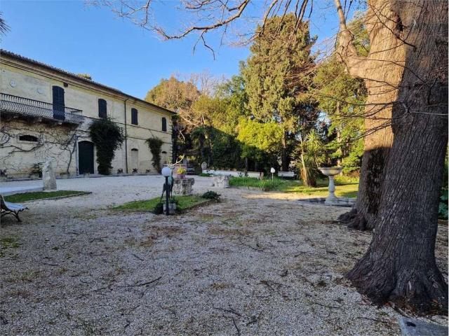 Villa Indipendente in vendita a Palombella, Ancona