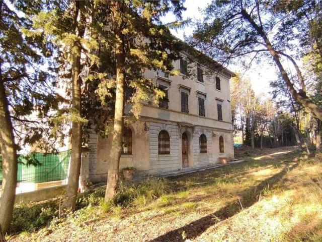 Villa Indipendente in vendita a Passo Varano, Marche