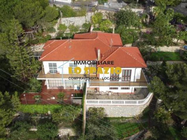 Villa Indipendente in vendita a Andora, Liguria