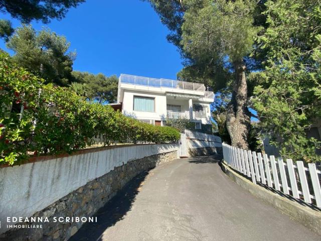 Villa Indipendente in vendita a Andora, Liguria