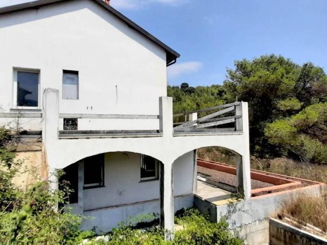 Villa Indipendente in vendita a Andora, Liguria