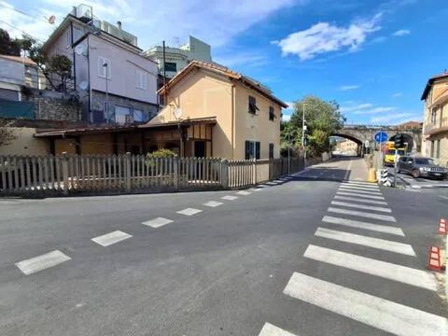 Villa Indipendente in vendita a Andora, Liguria