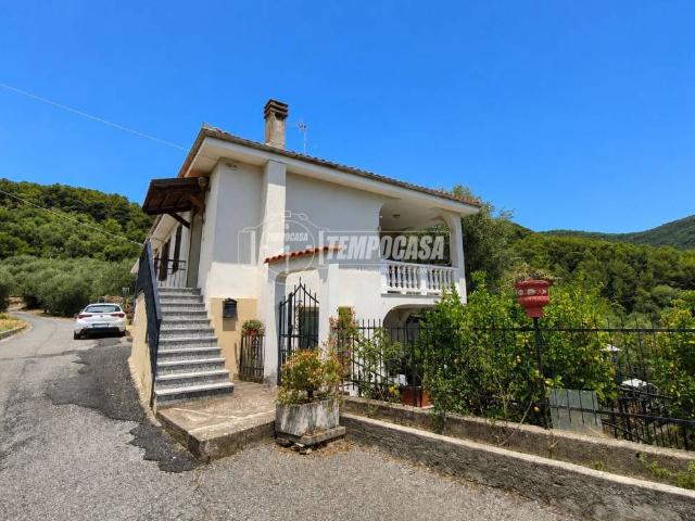 Villa Indipendente in vendita a Andora, Liguria