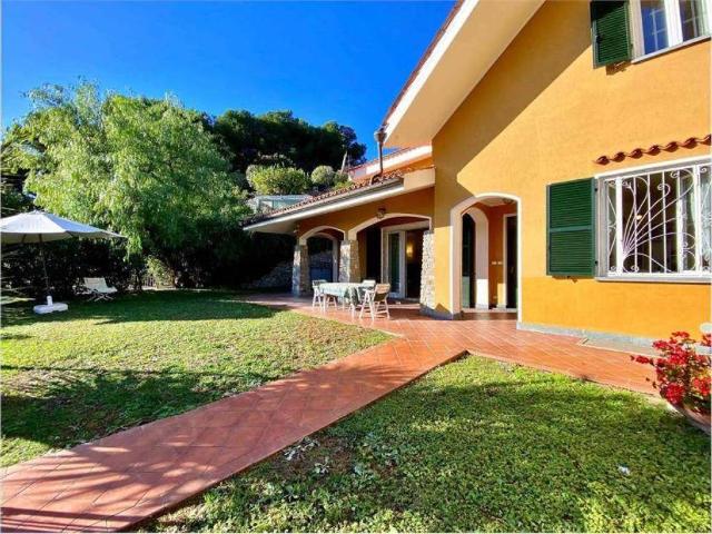 Villa Indipendente in vendita a Andora, Liguria