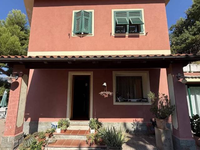 Villa Indipendente in vendita a Andora, Liguria