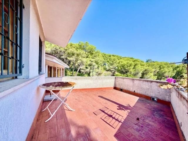 Villa Indipendente in vendita a Andora, Liguria