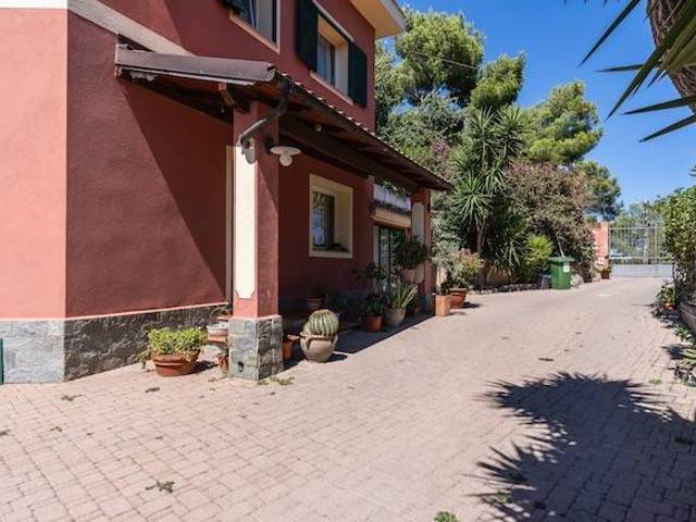 Villa Indipendente in vendita a Andora, Liguria