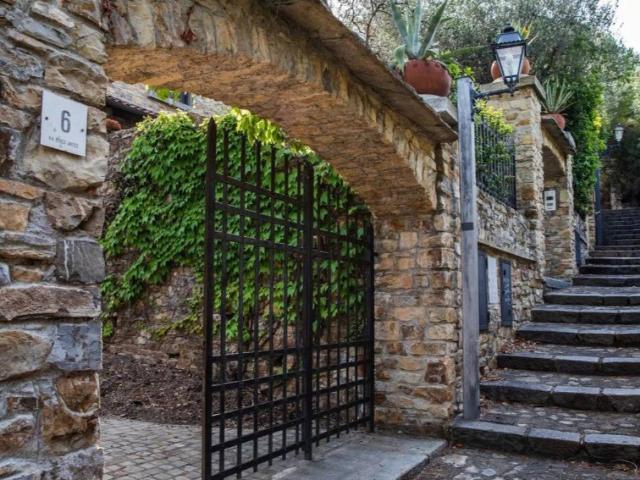 Villa Indipendente in vendita a Andora, Liguria