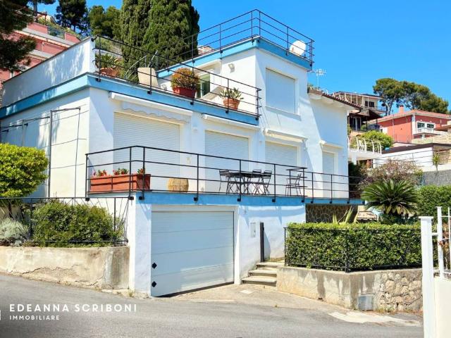 Villa Indipendente in vendita a Andora, Liguria