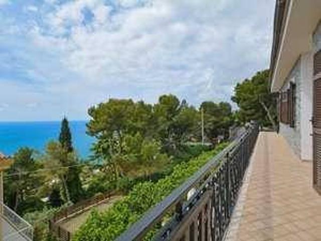 Villa Indipendente in vendita a Andora, Liguria