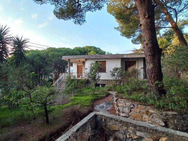 Villa Indipendente in vendita a Andora, Liguria