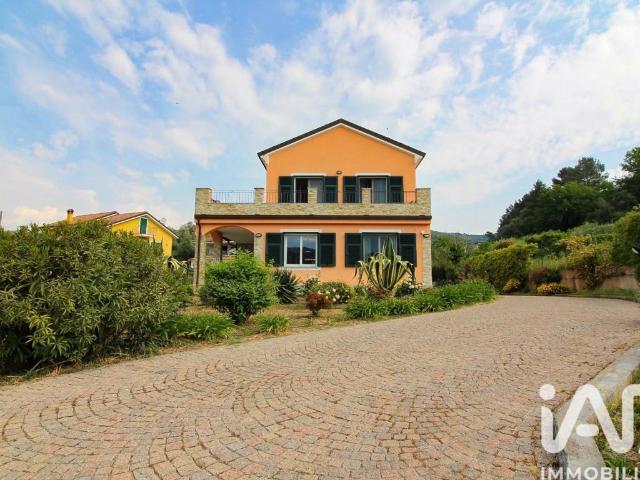 Villa Indipendente in vendita a Andora, Liguria