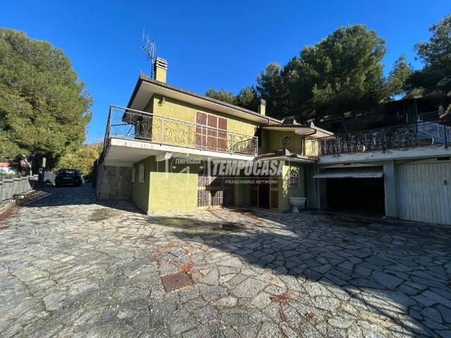 Villa Indipendente in vendita a Andora, Liguria