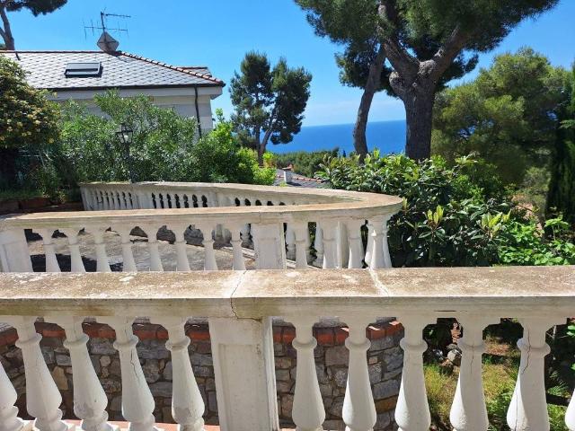 Villa Indipendente in vendita a Andora, Liguria