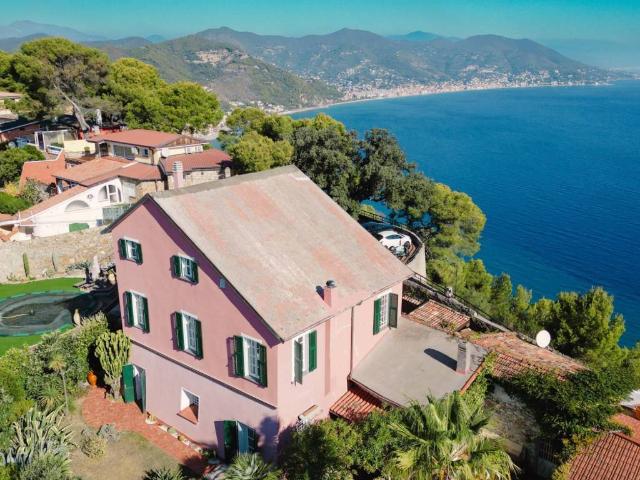 Villa Indipendente in vendita a Andora, Liguria