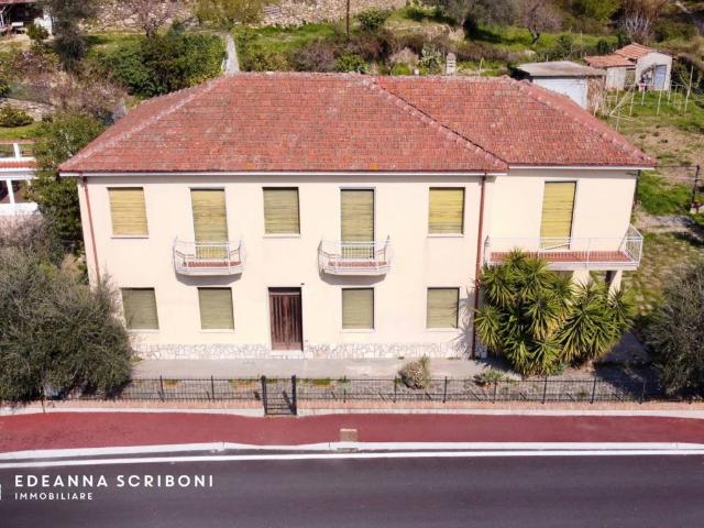 Villa Indipendente in vendita a Andora, Liguria