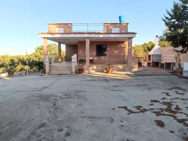Villa Indipendente in vendita a Puglia, Barletta-andria-trani
