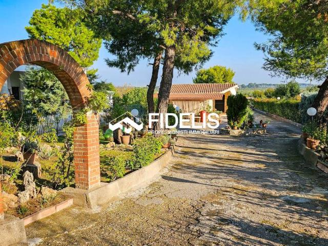Villa Indipendente in vendita a Andria, Barletta-andria-trani