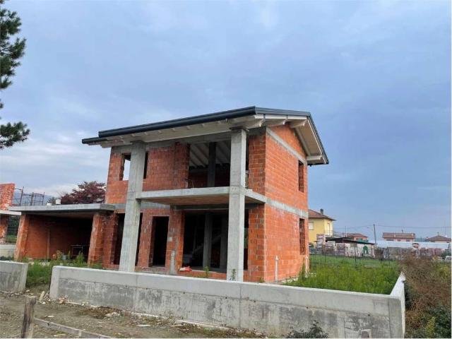 Villa Indipendente in vendita a Angera, Varese