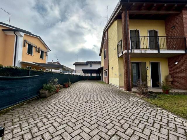 Villa Indipendente in vendita a Angiari, Veneto