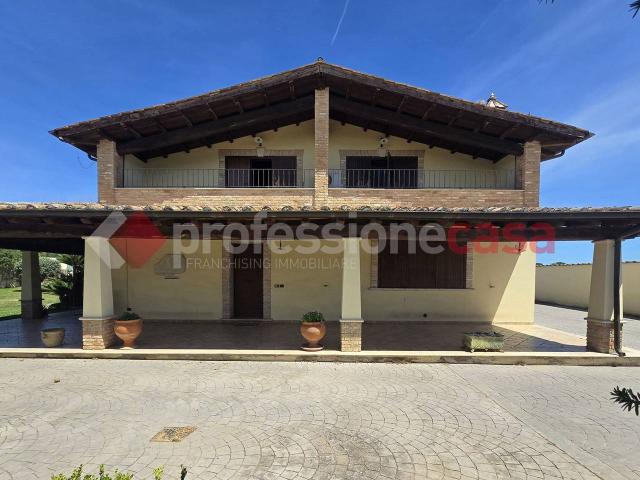 Villa Indipendente in vendita a Roma Capitale, Lazio