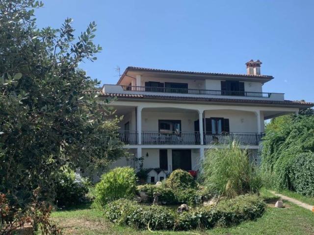 Villa Indipendente in vendita a Roma Capitale, Lazio