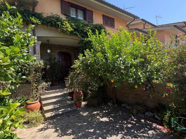 Villa Indipendente in vendita a Roma Capitale, Lazio