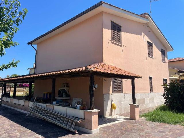 Villa Indipendente in vendita a Roma Capitale, Lazio