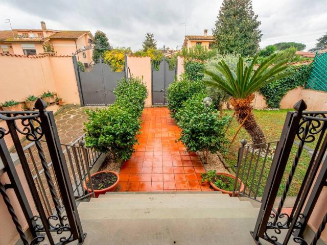 Villa Indipendente in vendita a Roma Capitale, Lazio