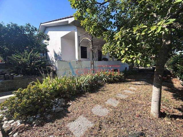 Villa Indipendente in vendita a Ponton dell'Elce, Anguillara Sabazia