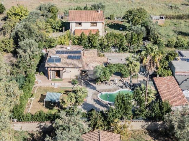 Villa Indipendente in vendita a Anguillara Sabazia, Roma Capitale