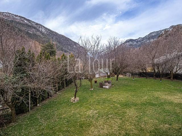 Villa Indipendente in vendita a Antey Saint André, Aosta