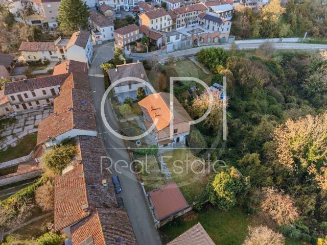 Villa Indipendente in vendita a Piemonte, Asti