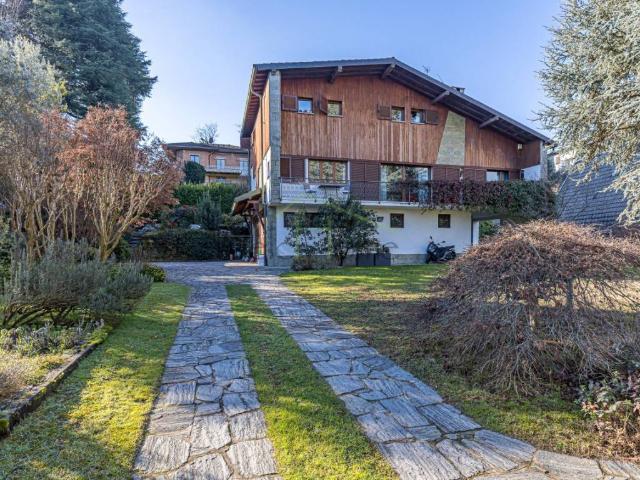 Villa Indipendente in vendita a Anzano Del Parco, Lombardia