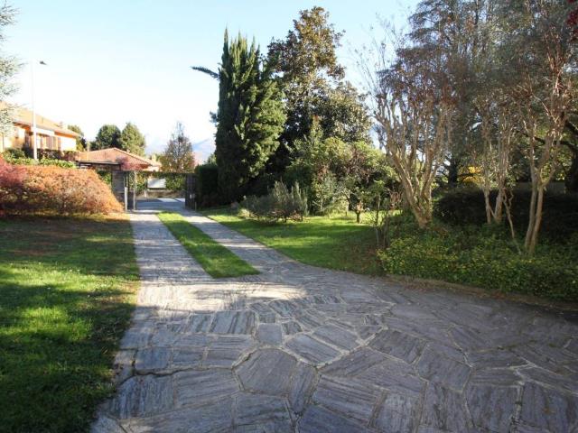 Villa Indipendente in vendita a Anzano Del Parco, Lombardia